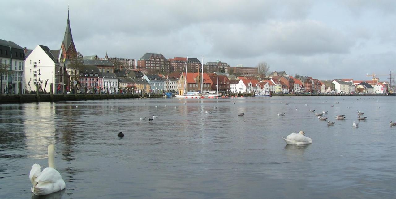 Ferienwohnung In Weisser Villa Am Kliff Flensburg Bagian luar foto